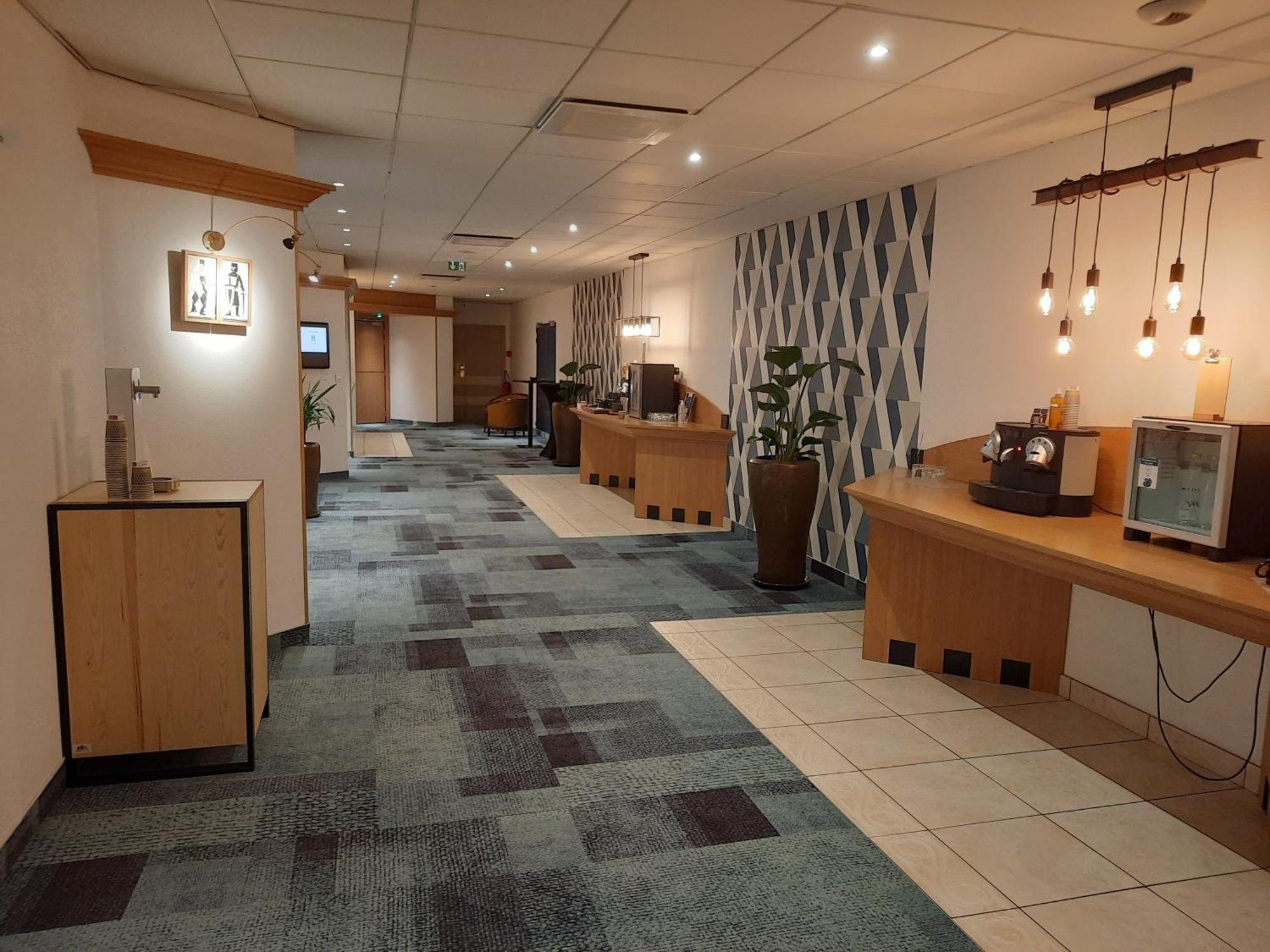Mercure Centre Gare Hotel 4*
